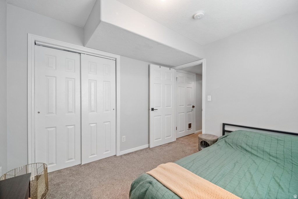 9092 S ENCHANTED OAK LN Sandy, UT 84094