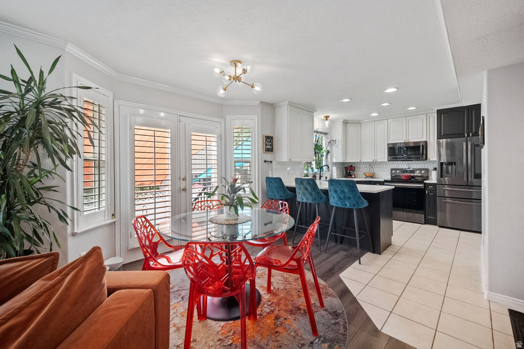 9092 S ENCHANTED OAK LN Sandy, UT 84094