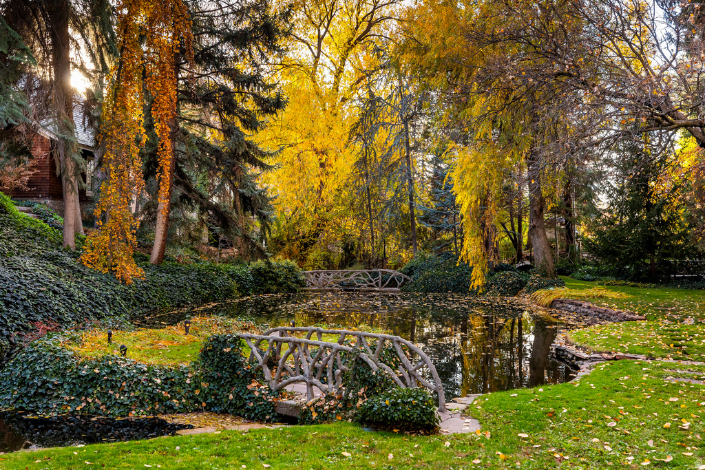 1220 E YALE AVE Salt Lake City, UT 84105