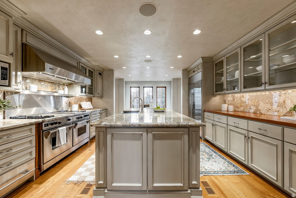 1220 E YALE AVE Salt Lake City, UT 84105