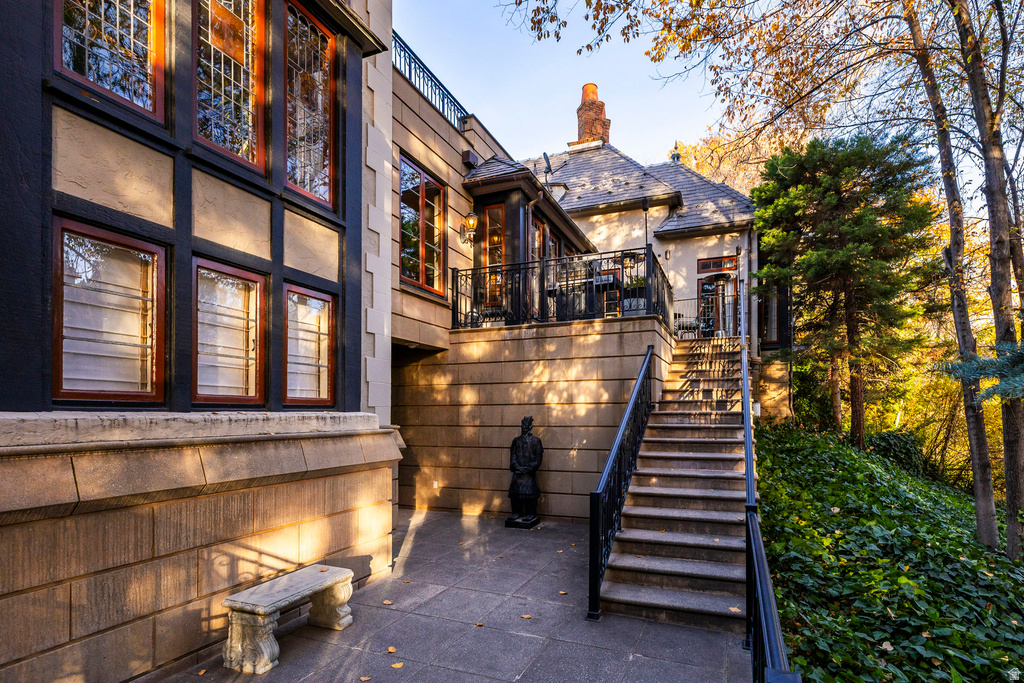 1220 E YALE AVE Salt Lake City, UT 84105