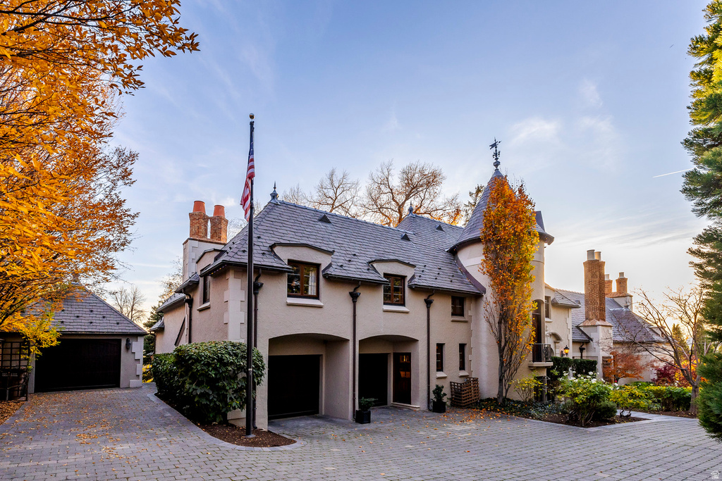 1220 E YALE AVE Salt Lake City, UT 84105