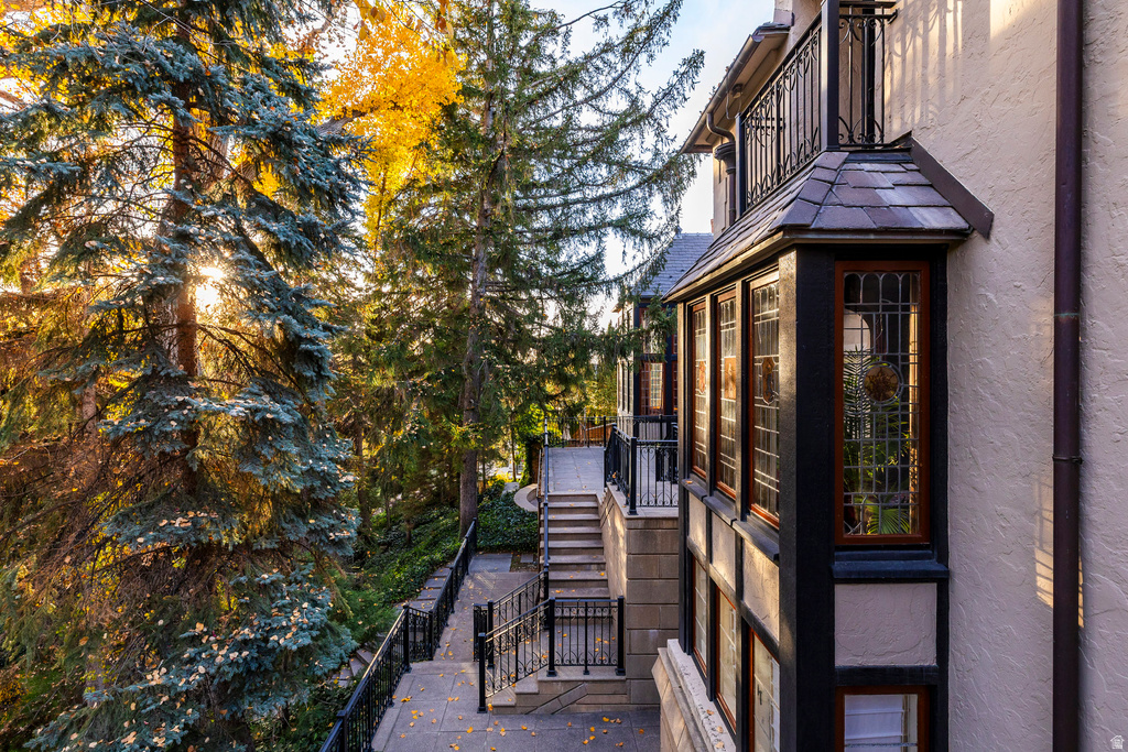 1220 E YALE AVE Salt Lake City, UT 84105