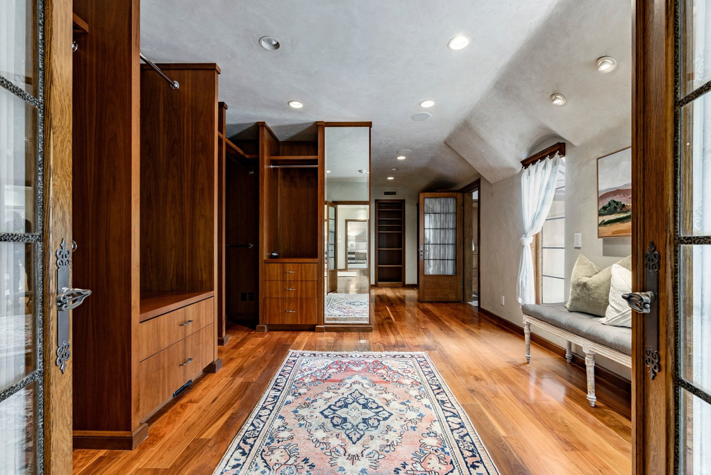 1220 E YALE AVE Salt Lake City, UT 84105