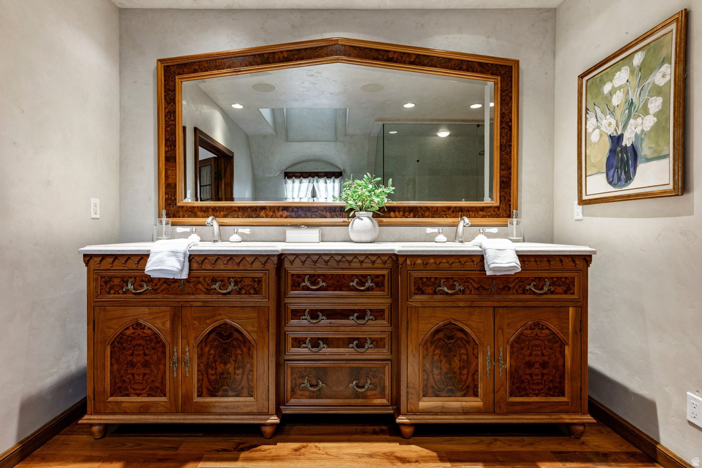 1220 E YALE AVE Salt Lake City, UT 84105