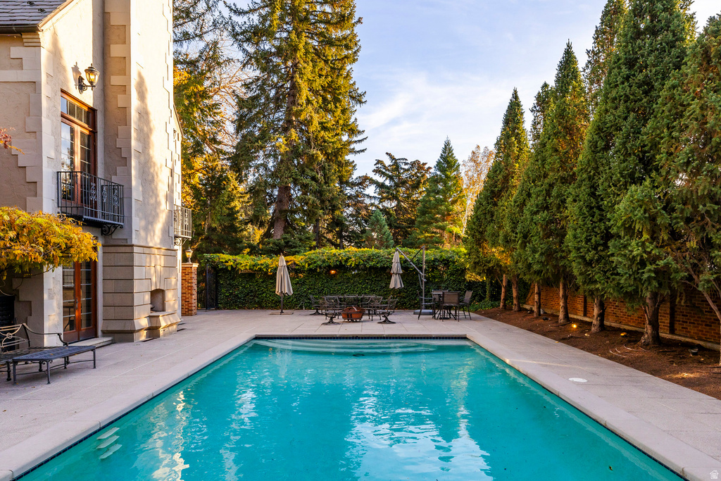 1220 E YALE AVE Salt Lake City, UT 84105