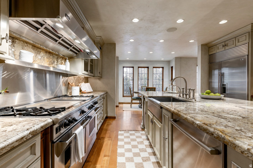 1220 E YALE AVE Salt Lake City, UT 84105