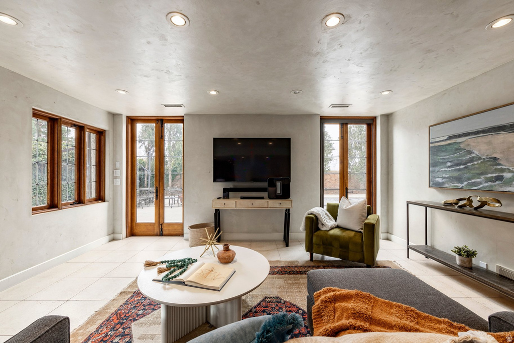 1220 E YALE AVE Salt Lake City, UT 84105