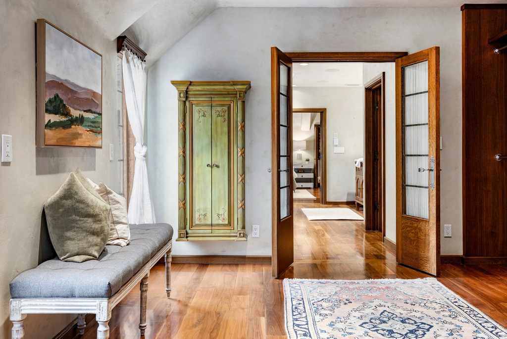 1220 E YALE AVE Salt Lake City, UT 84105