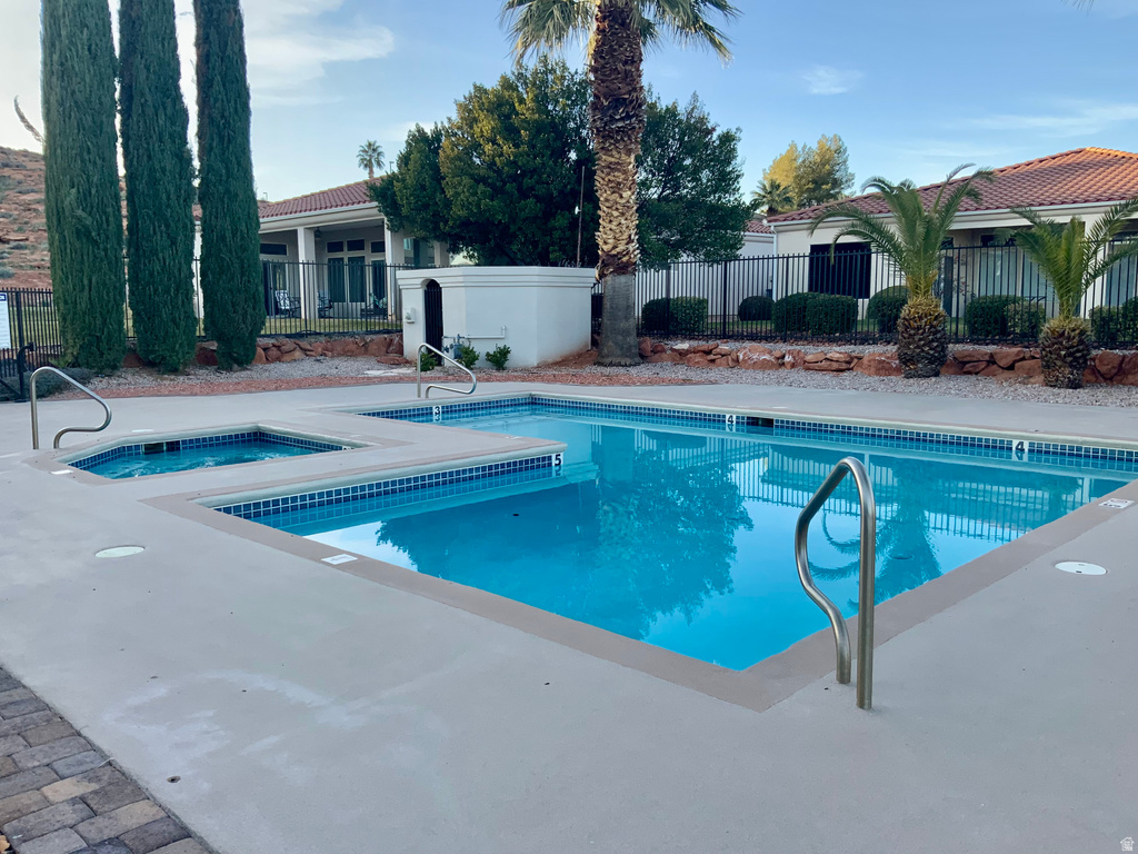 1042 W HILLVIEW DR Washington, UT 84780