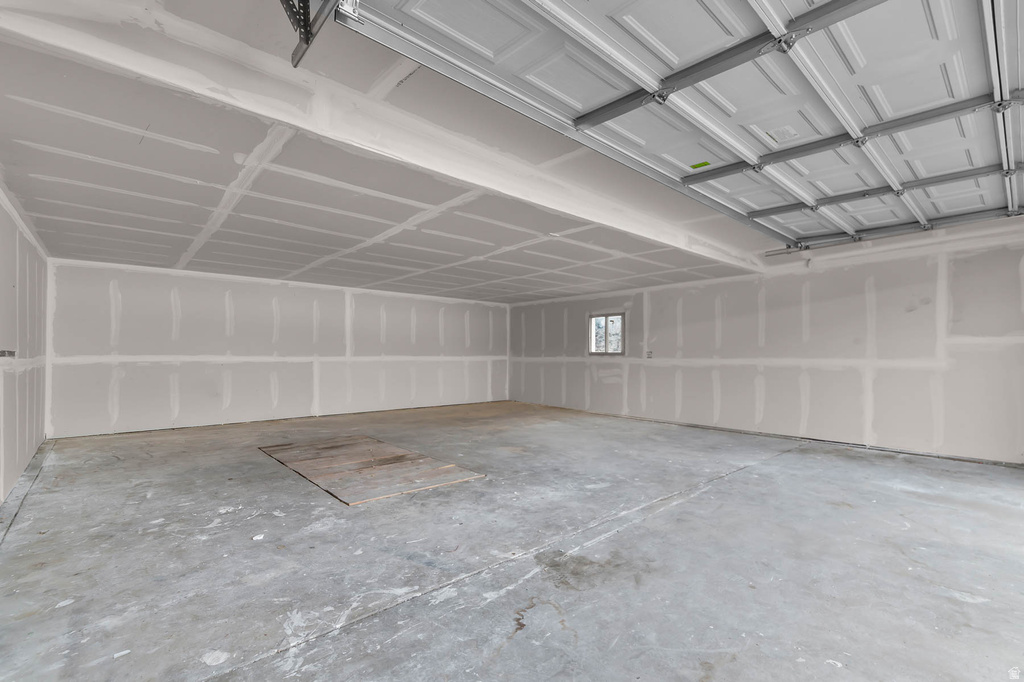 230 S LAKEVIEW DR Clearfield, UT 84015