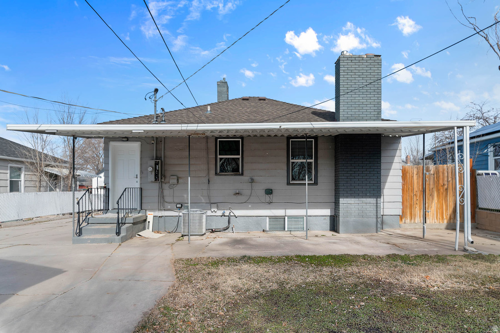 230 S LAKEVIEW DR Clearfield, UT 84015