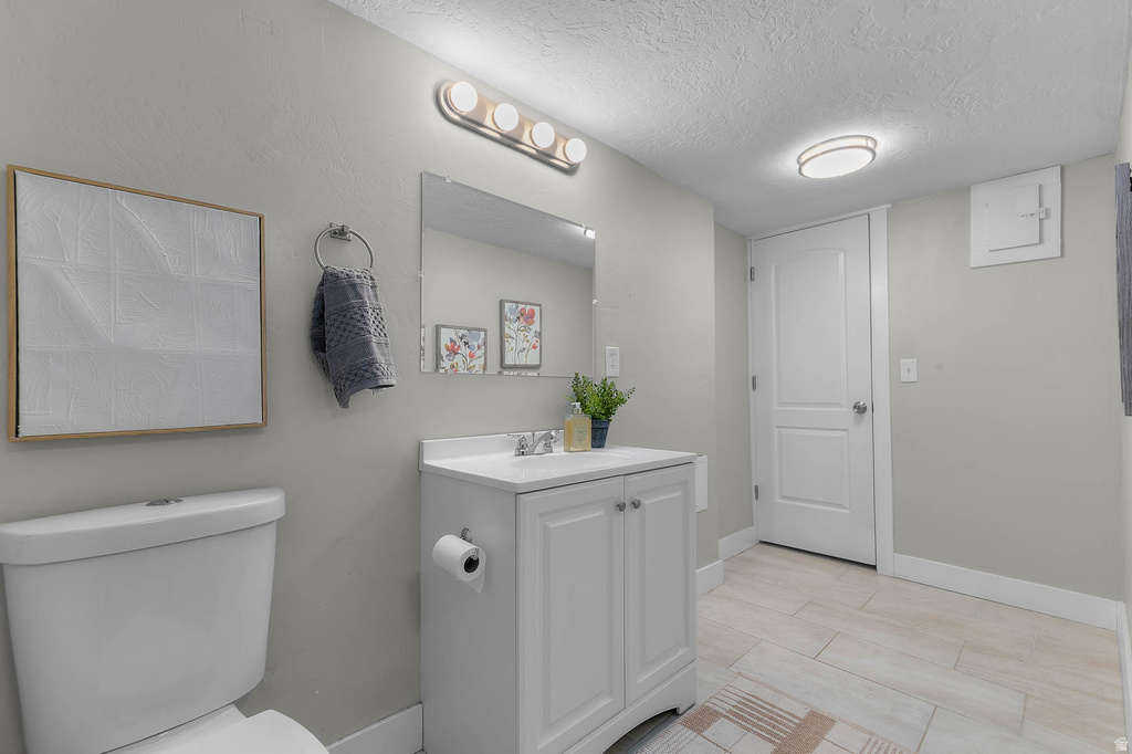 230 S LAKEVIEW DR Clearfield, UT 84015