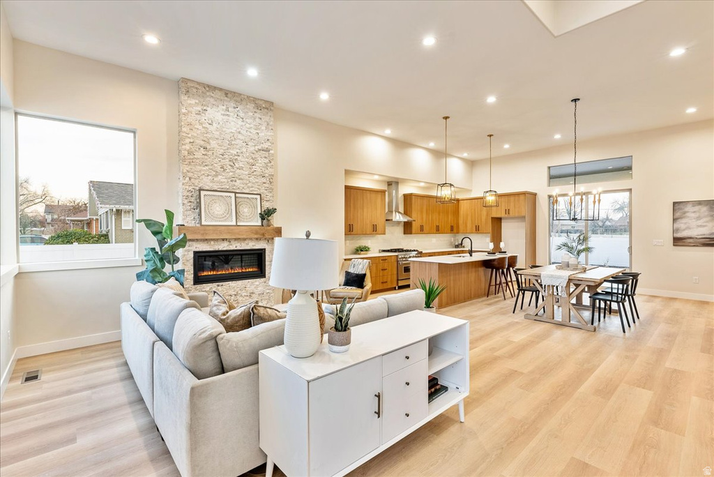 7044 S 1700 E Cottonwood Heights, UT 84121