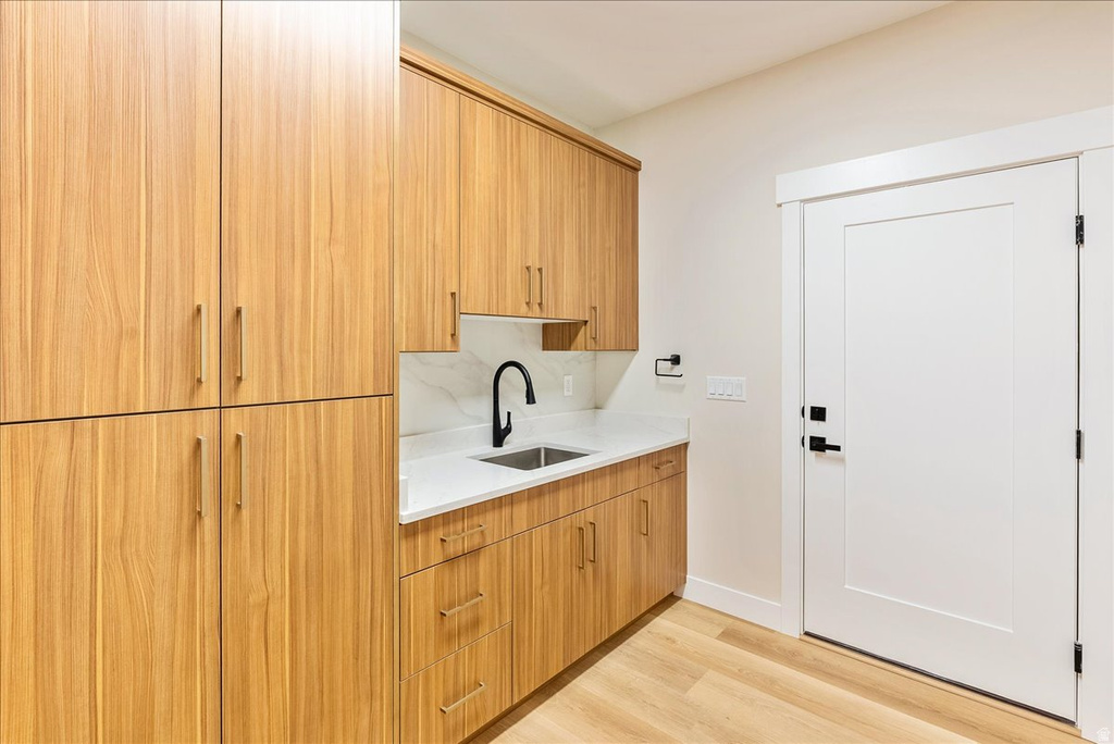 7044 S 1700 E Cottonwood Heights, UT 84121