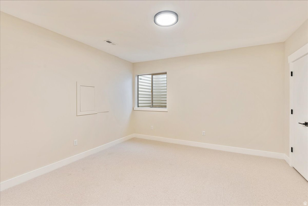 7044 S 1700 E Cottonwood Heights, UT 84121