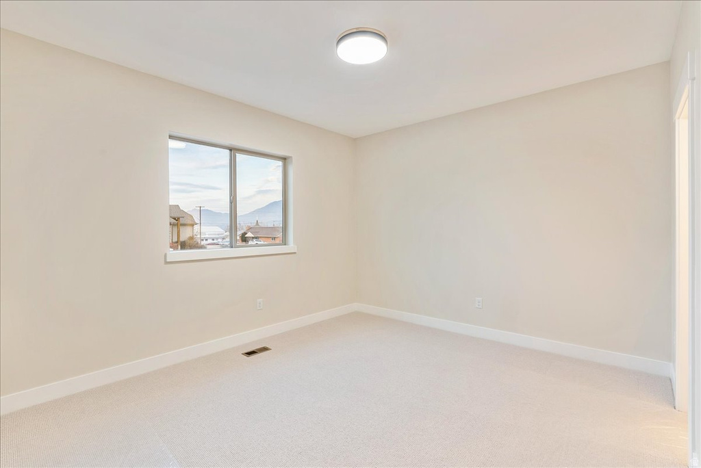 7044 S 1700 E Cottonwood Heights, UT 84121