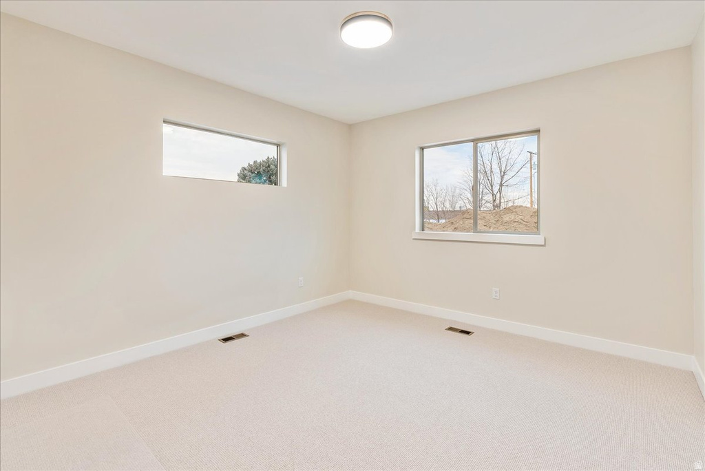 7044 S 1700 E Cottonwood Heights, UT 84121