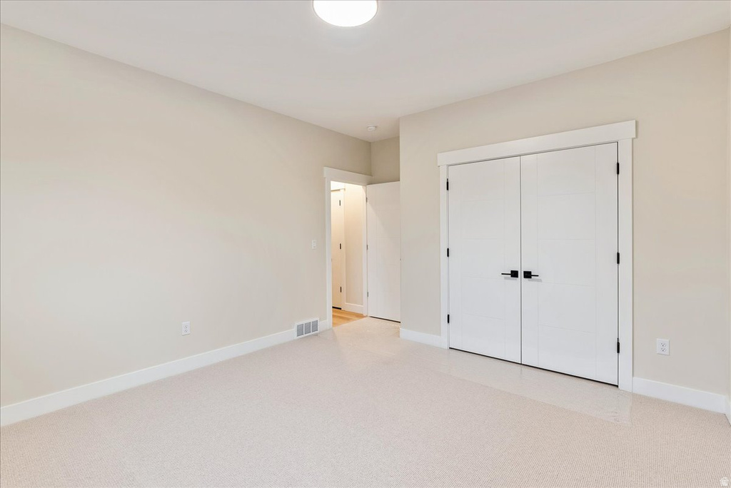 7044 S 1700 E Cottonwood Heights, UT 84121