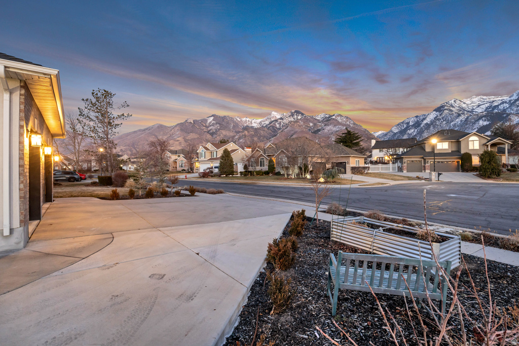 9162 S GLENN ABBEY WAY Sandy, UT 84093