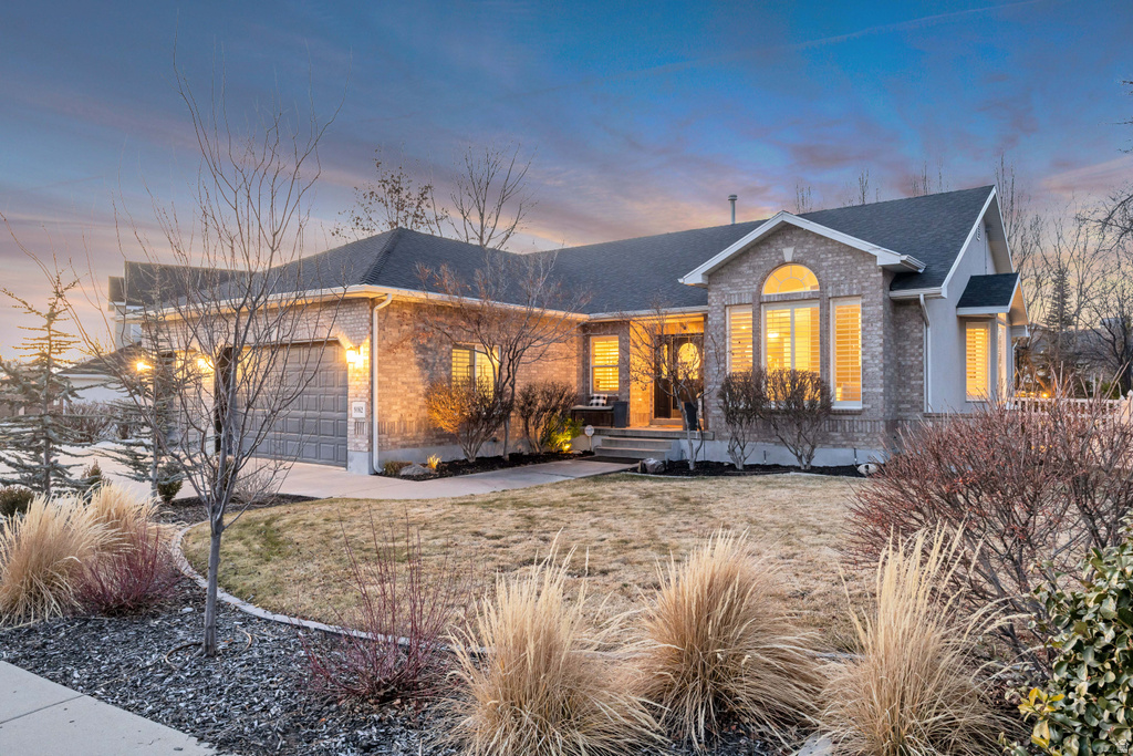 9162 S GLENN ABBEY WAY Sandy, UT 84093