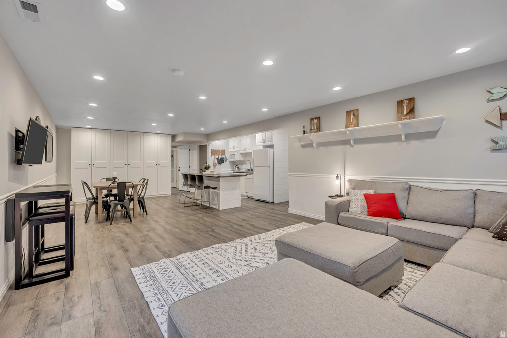 9162 S GLENN ABBEY WAY Sandy, UT 84093