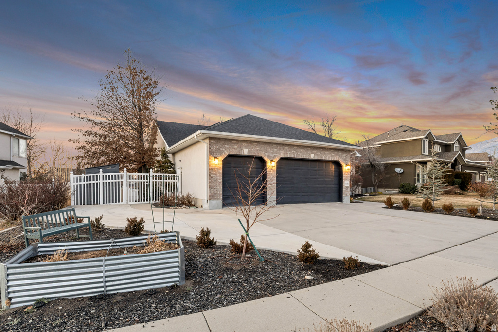 9162 S GLENN ABBEY WAY Sandy, UT 84093