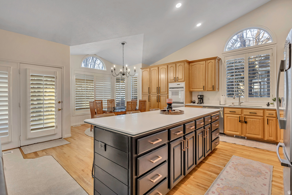 9162 S GLENN ABBEY WAY Sandy, UT 84093