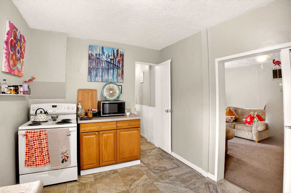 825 N 11TH AVE Pocatello, ID 83201