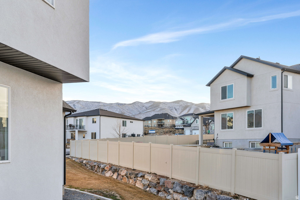 1537 S LUKAS LN Saratoga Springs, UT 84045