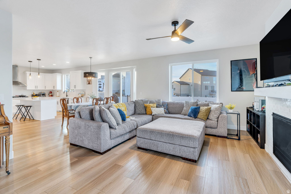 1537 S LUKAS LN Saratoga Springs, UT 84045