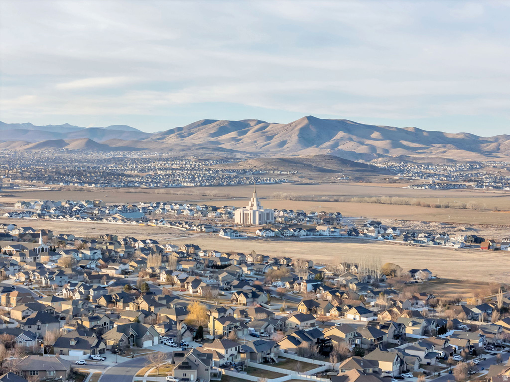 1537 S LUKAS LN Saratoga Springs, UT 84045