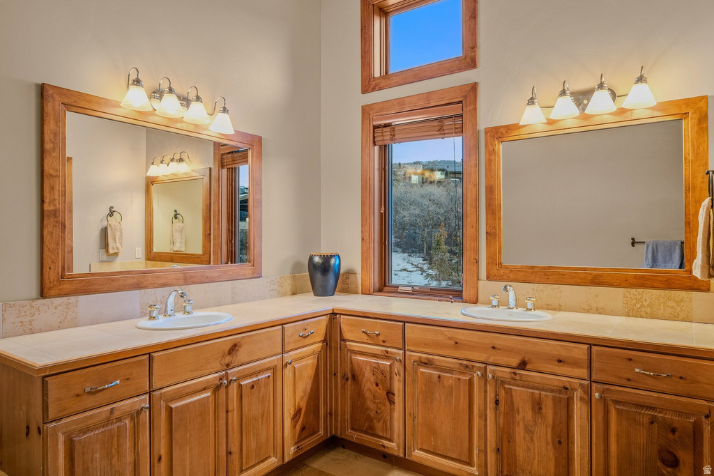 75 HIDDEN OAKS LN Park City, UT 84060