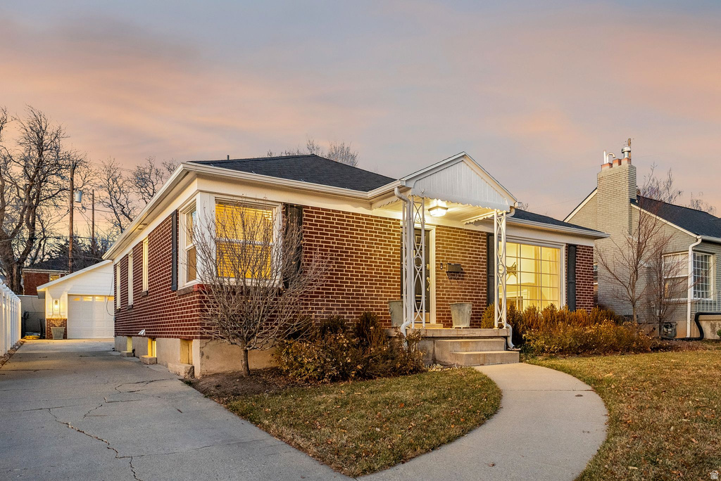 1863 E 900 S Salt Lake City, UT 84108