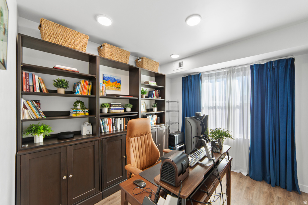 443 KANE CREEK BLVD #B201 Moab, UT 84532