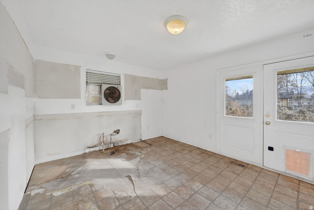 383 W 100 S Springville, UT 84663