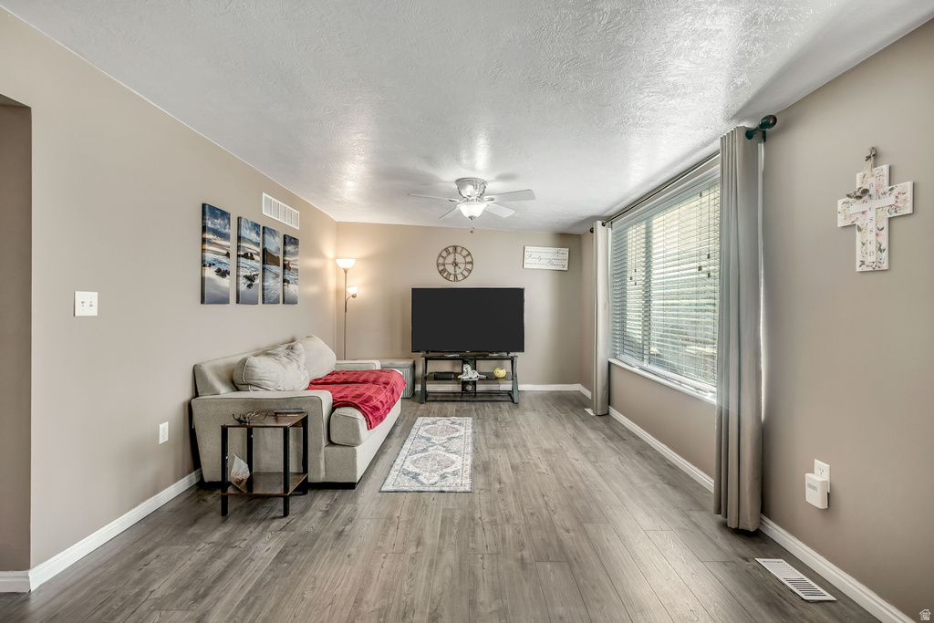 3799 S MANHATTEN DR West Valley City, UT 84120