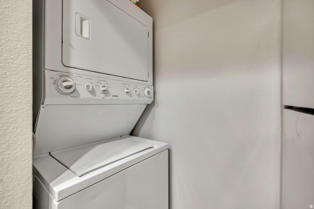 6859 S COUNTRYWOODS CIR #E17 Cottonwood Heights, UT 84047