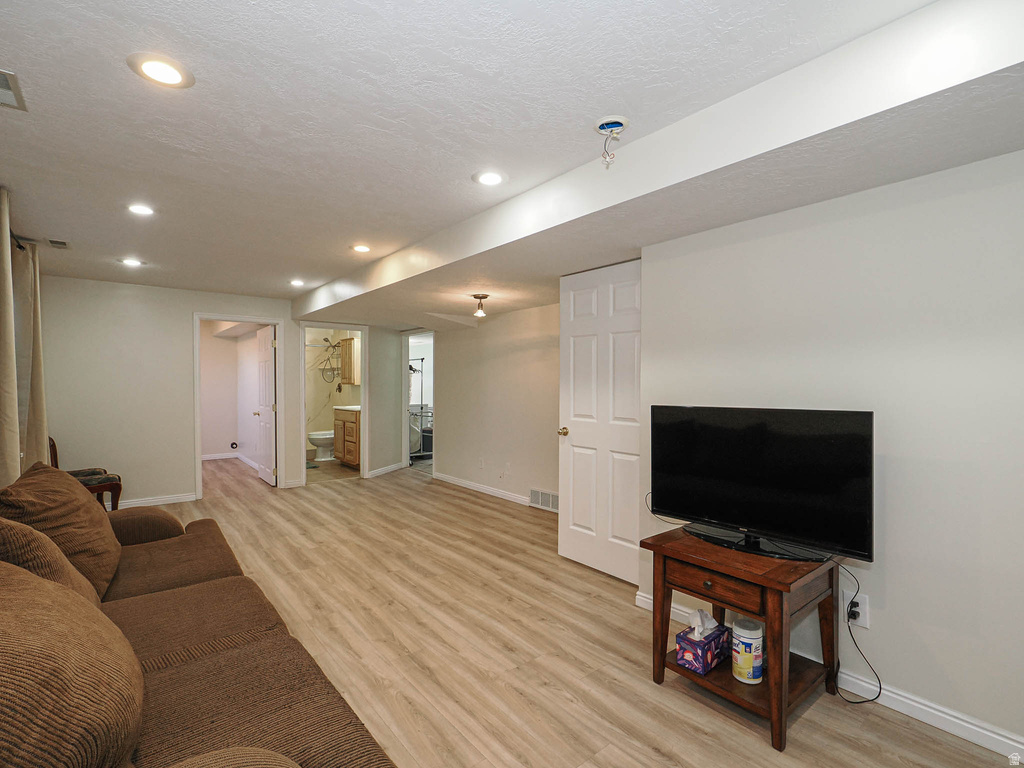 6616 W FANFARE CT West Valley City, UT 84128