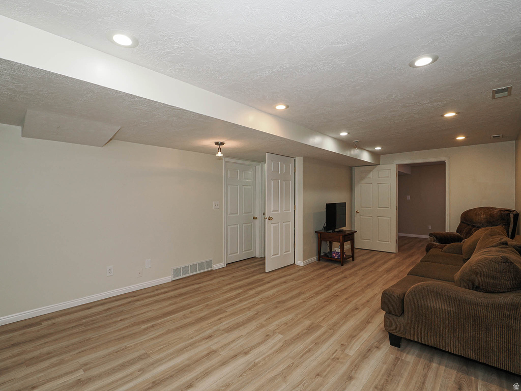 6616 W FANFARE CT West Valley City, UT 84128