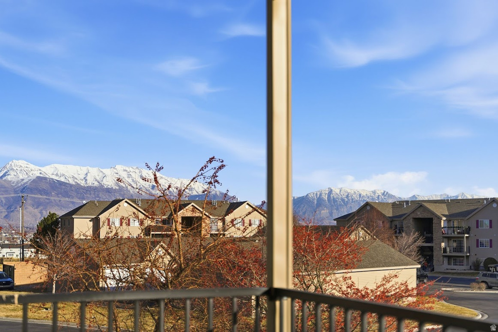 1936 N CREST RD Saratoga Springs, UT 84045