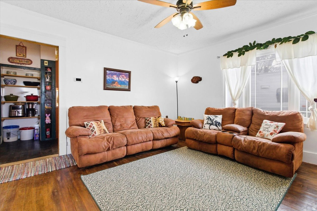 152 E 200 S Nephi, UT 84648