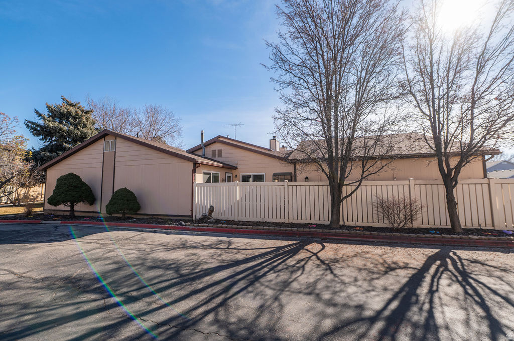 621 E COACHMAN WAY Riverdale, UT 84405