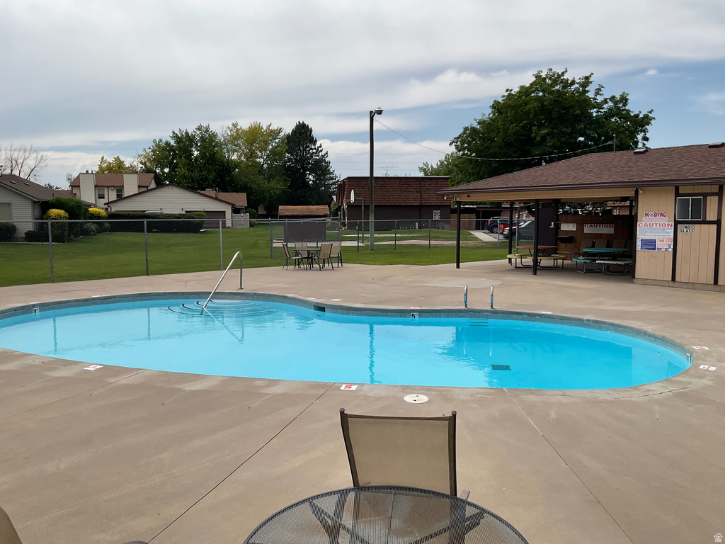 621 E COACHMAN WAY Riverdale, UT 84405