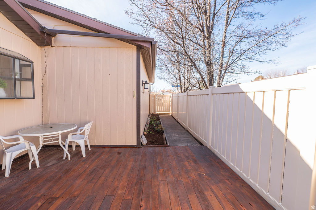 621 E COACHMAN WAY Riverdale, UT 84405