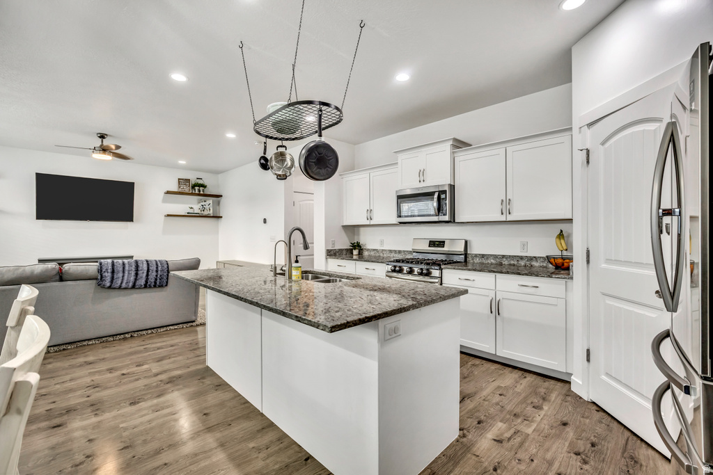 583 S RAVENWOOD LN Saratoga Springs, UT 84045