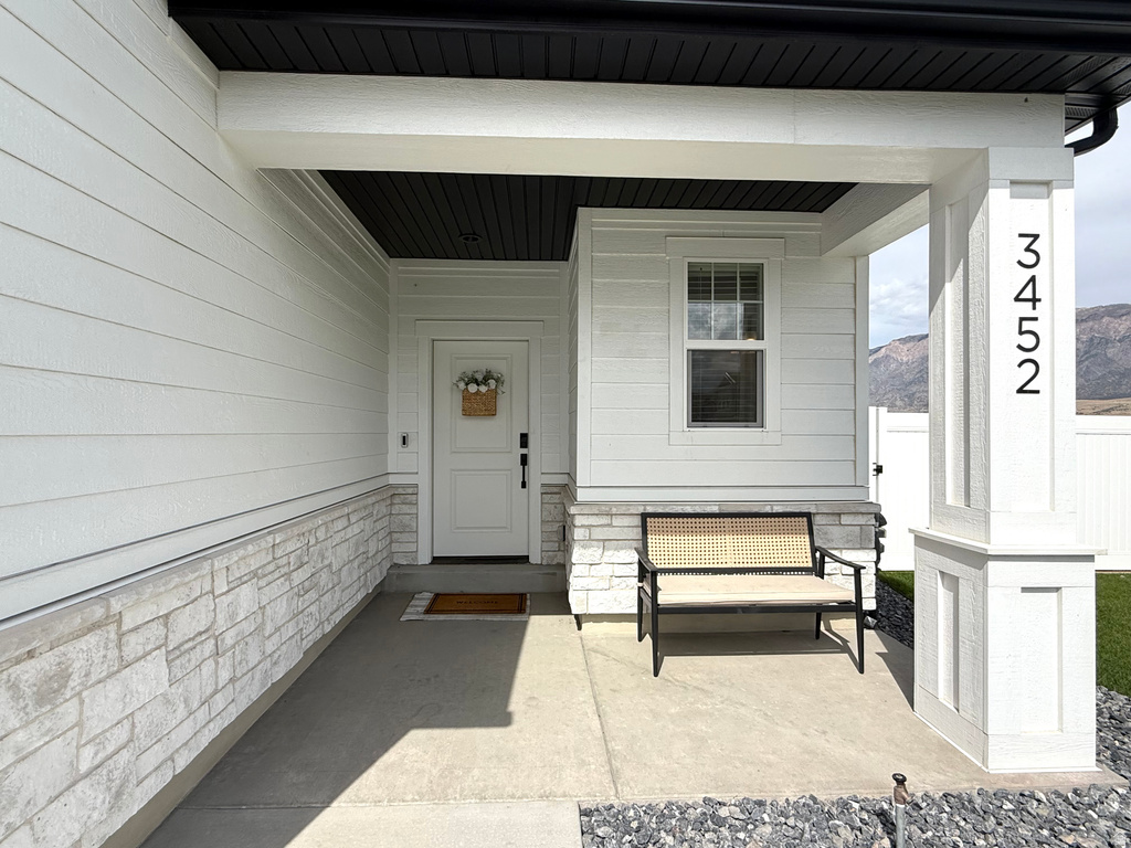 3425 W 3275 N Plain City, UT 84404