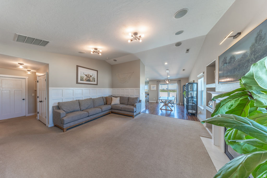 1029 N BEXLEY DR North Salt Lake, UT 84054