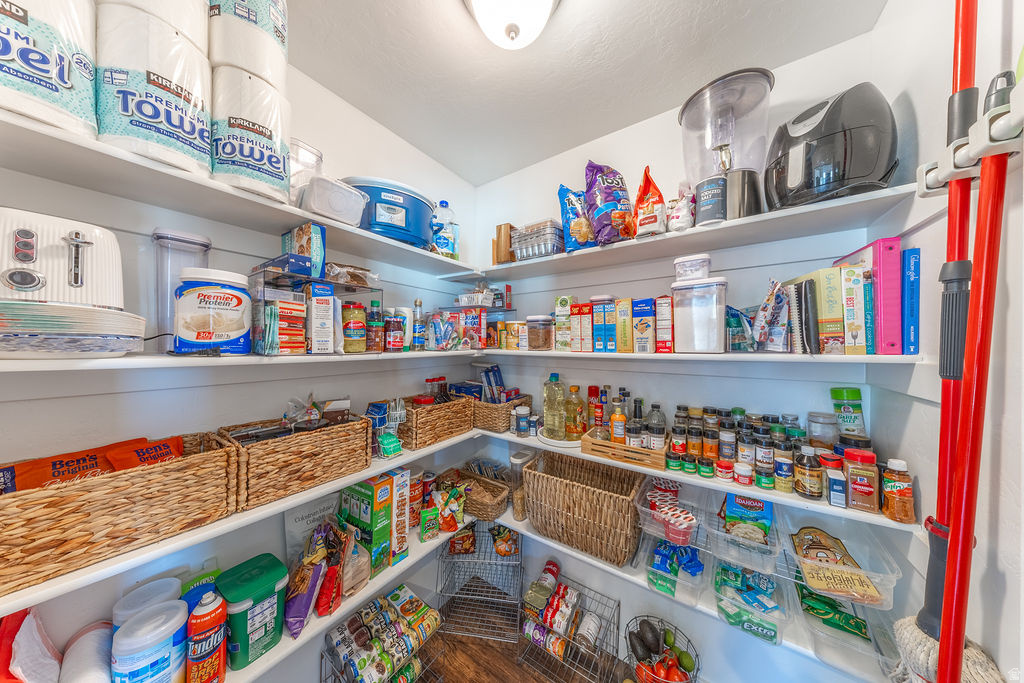 1029 N BEXLEY DR North Salt Lake, UT 84054