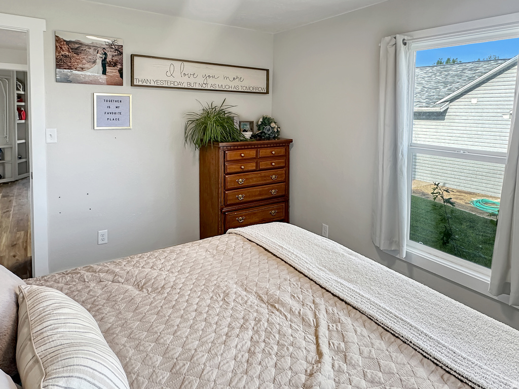 250 W MILL RD Ferron, UT 84523